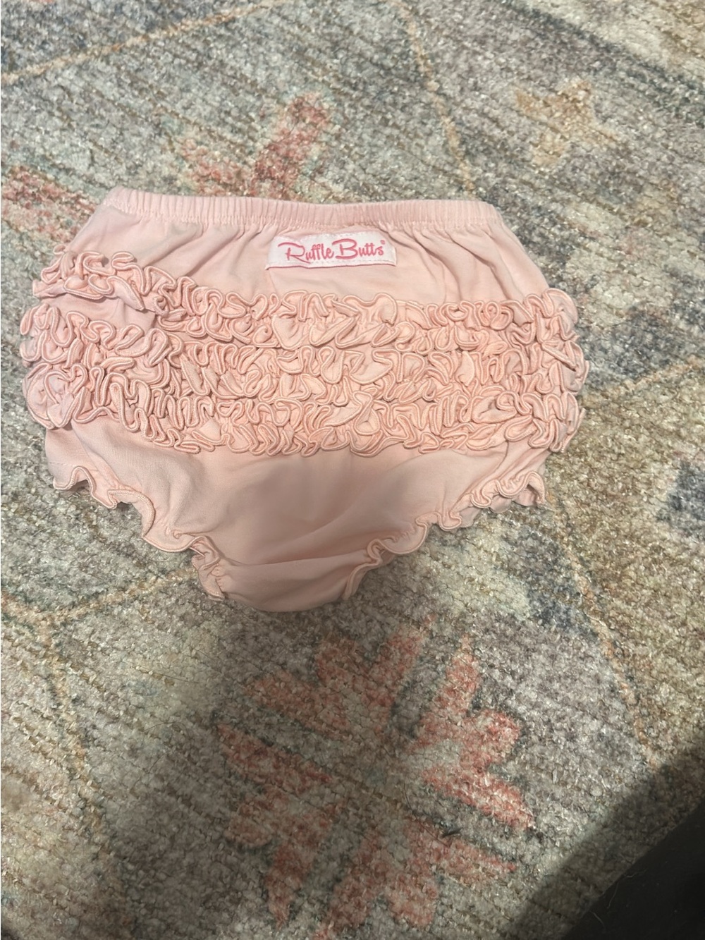 3-6 ruffle butts